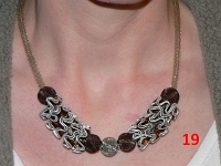 19 collier marron
